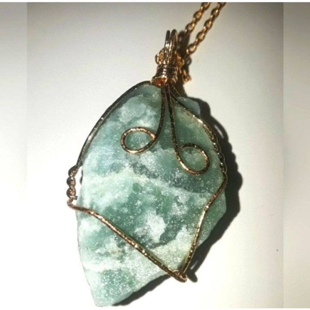 Classic unisex Crystal Stone Pendant Necklace